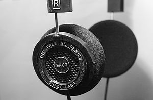 English: A picture of a pair of Grado SR-60 he...